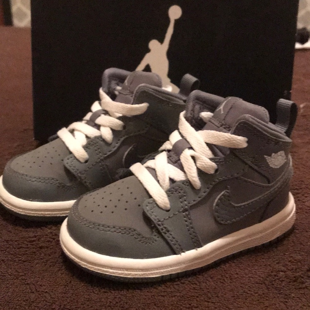 Jordan 1 Greys - Picture 1 of 4